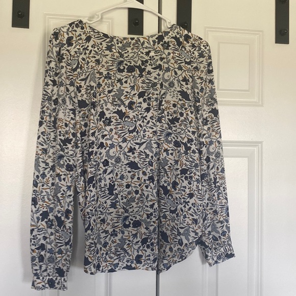 LOFT Tops - XS LOFT brand long sleeve blouse, Navy Print